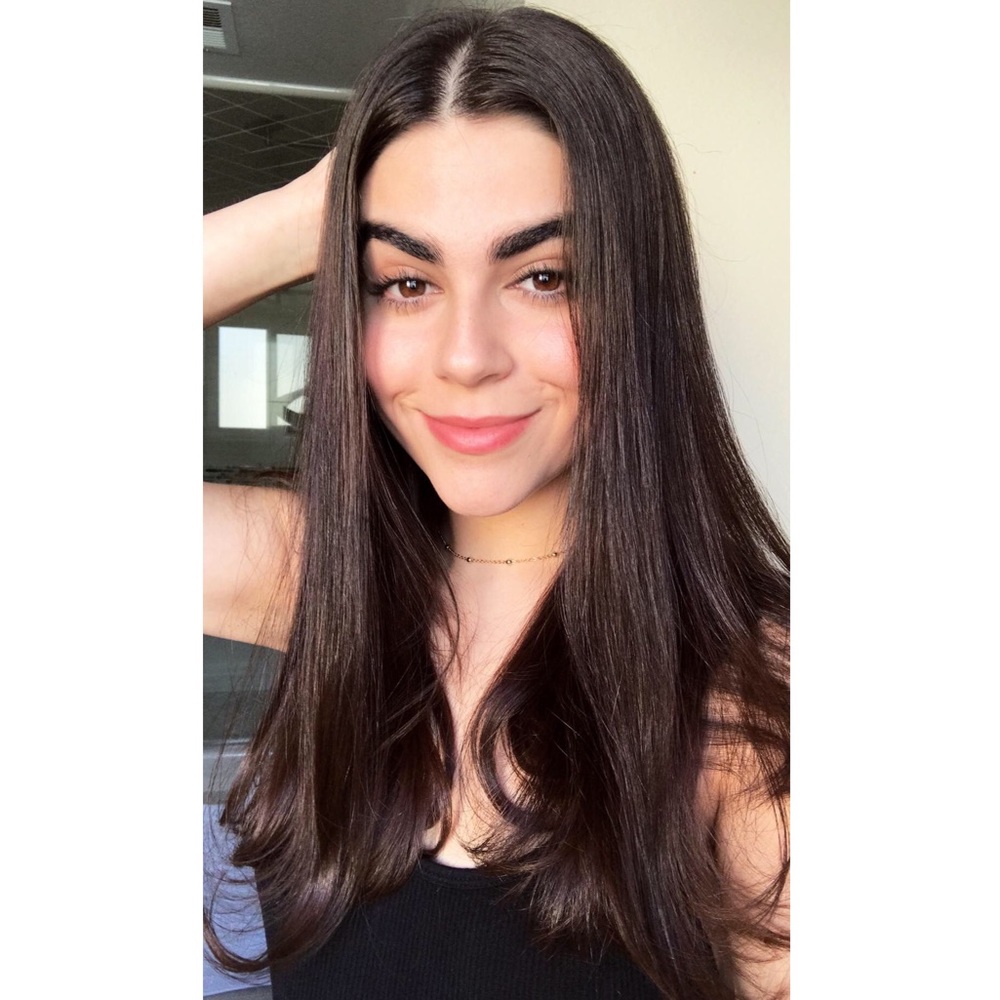 Meet your Posher, Alexis